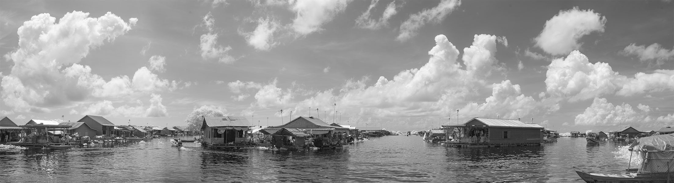 Floatng village on the Tonle Sap, from the Monestery.